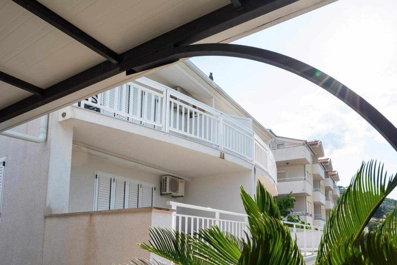 Vdl Apartments Trogir Eksteriør billede